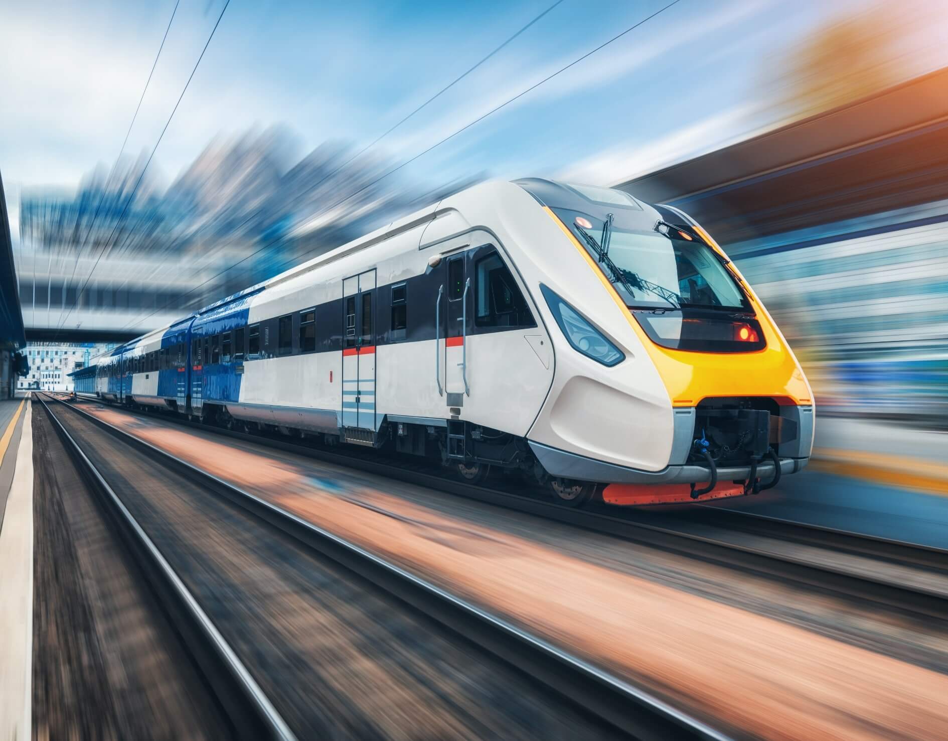 Railway rolling stock powered by EN 50155 DC-DC converters
